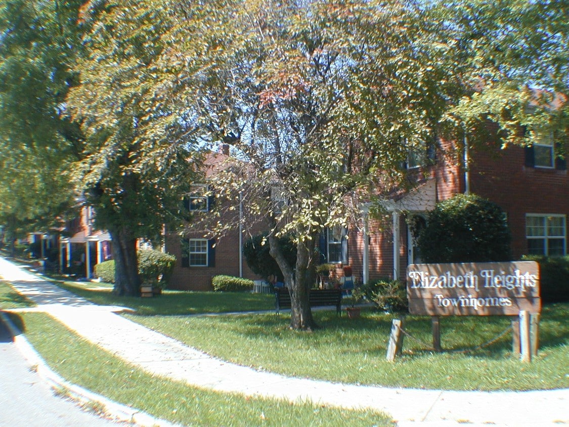 Primary Photo - Elizabeth Heights Apartments