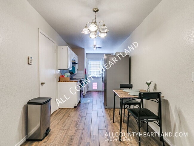 Building Photo - 414 English Elm Ln