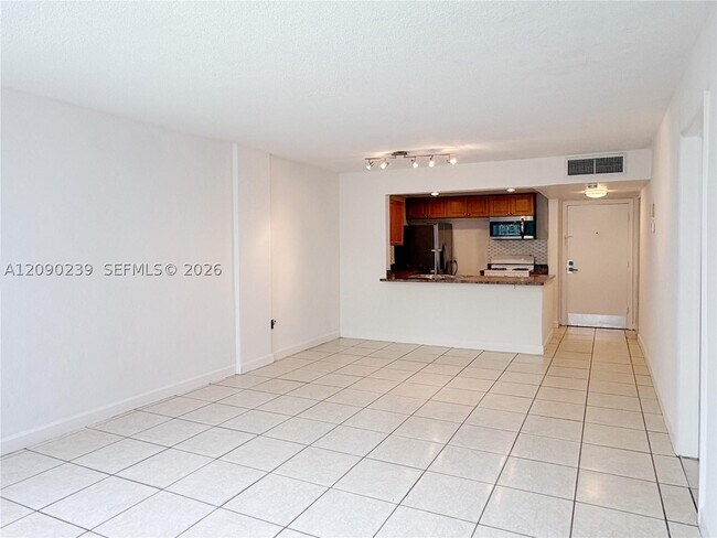 Foto del edificio - 2175 NE 170th St