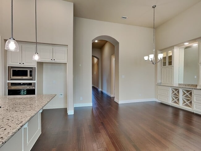 Building Photo - 14845 Belclaire Ave