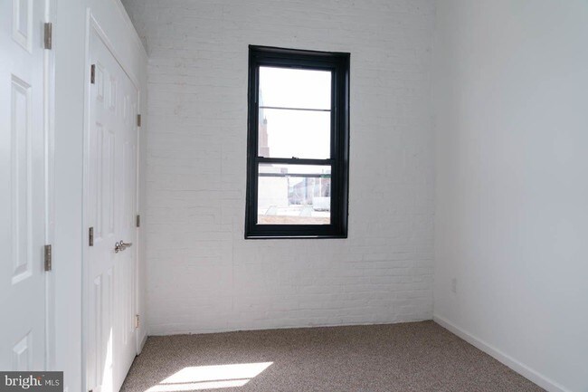 Building Photo - 1217 Spring Garden St