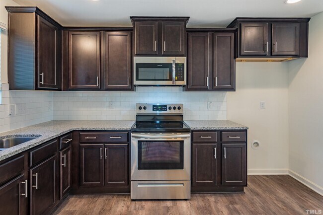 Building Photo - 524 Hobkirks Pl