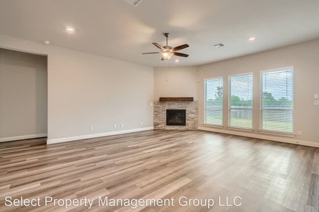 Building Photo - 3 br, 2.5 bath House - 19006 Mountain Pl