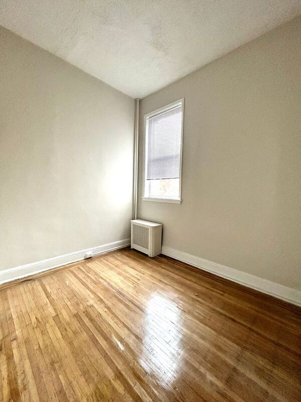 Foto del edificio - 24 E Mt Vernon Pl