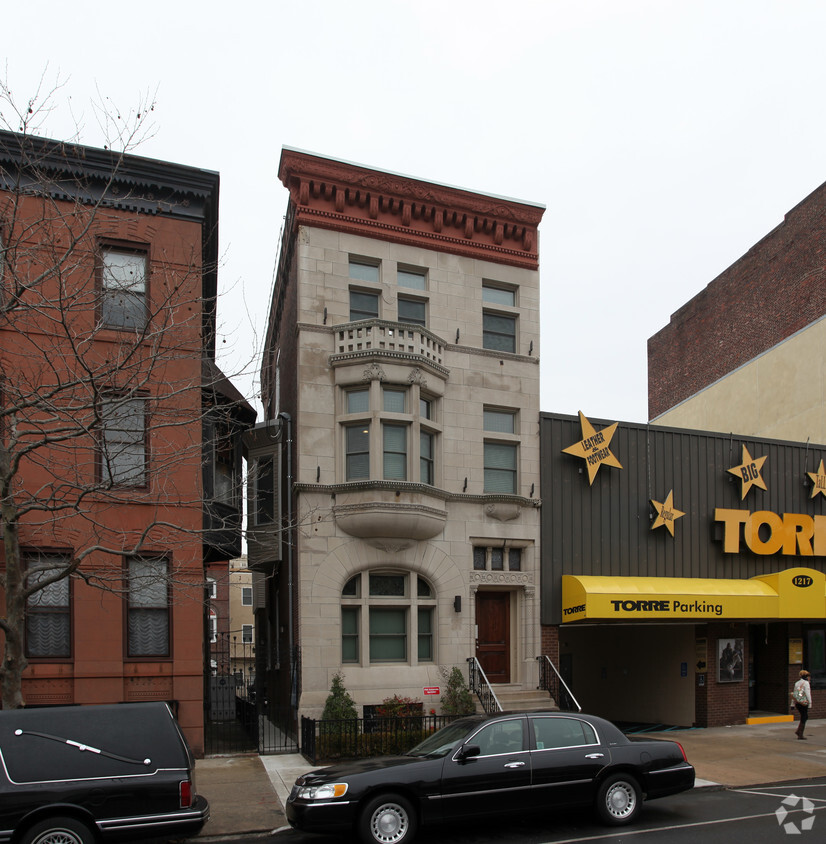 Building Photo - 1215 S Broad St