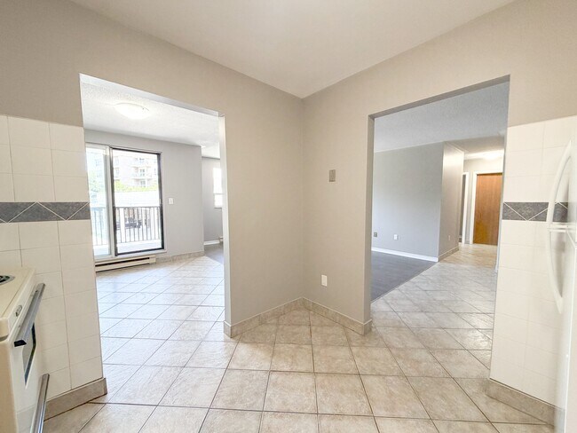 Building Photo - 1310 Nesbitt Dr