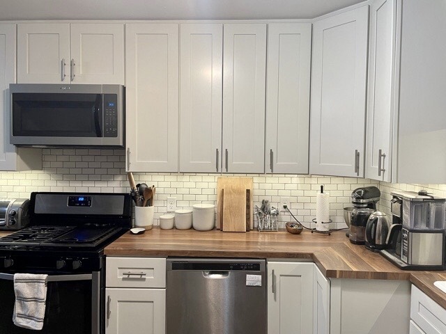 All new appliances in the kitchen - 1060 Seminary Ave