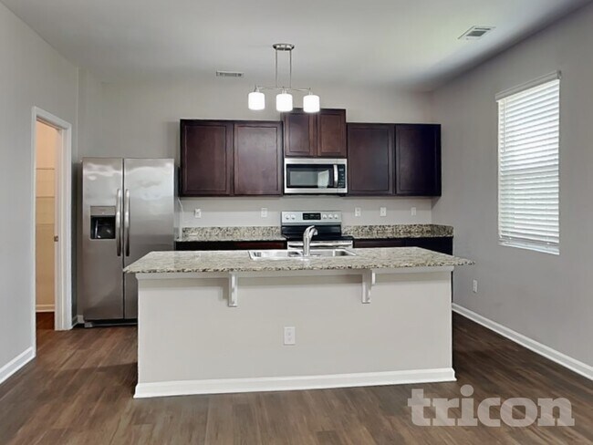 Building Photo - 1008 Eldon Ln