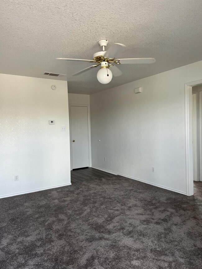 Foto del edificio - 3402 Zephyr Rd