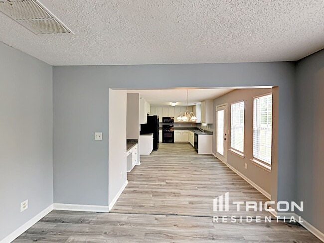 Building Photo - 5753 Village Loop