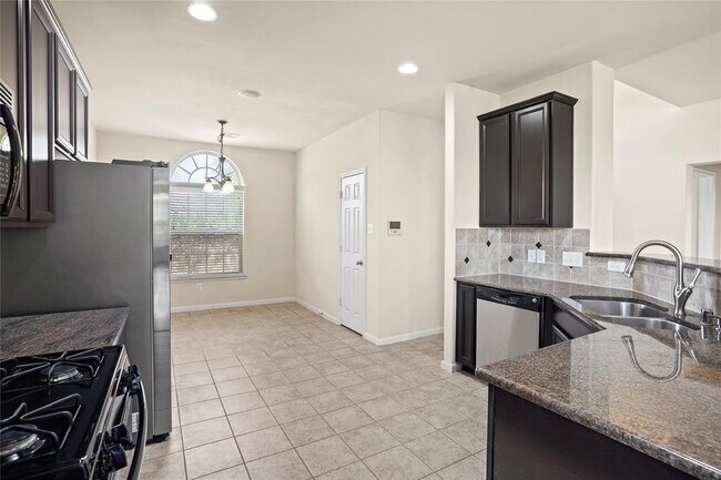 Building Photo - 7706 Guldan Dr