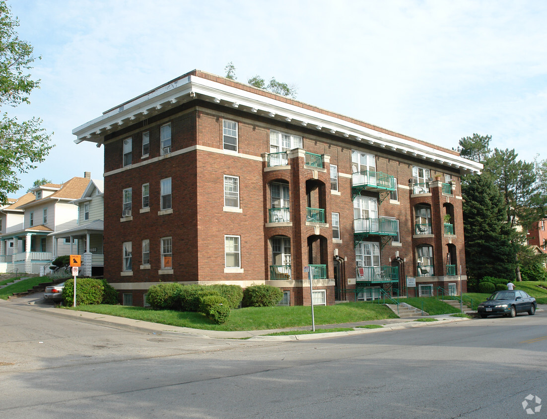Primary Photo - Meyer Apartments