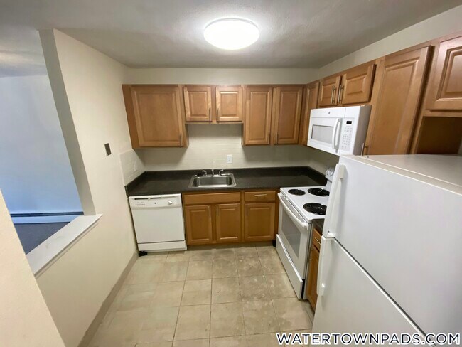 Building Photo - 245 Main St