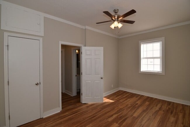 Building Photo - Updated 3 Bed/2 Bath House - SECTION 8 OK