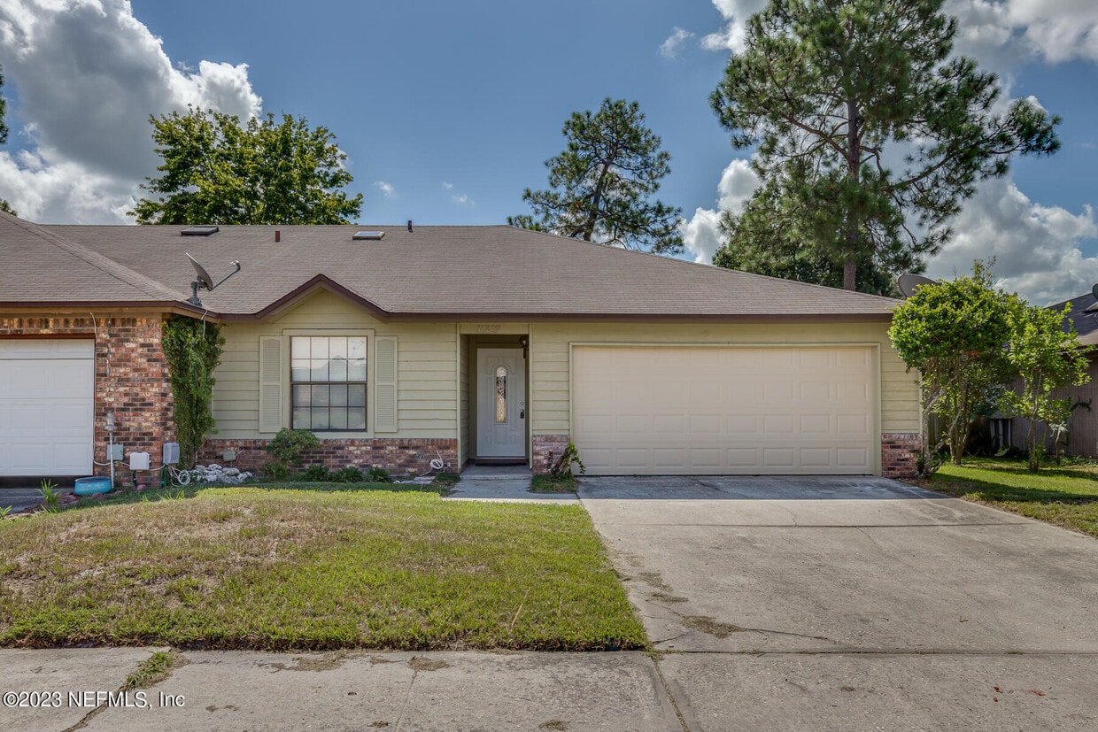 11259 Spurline Dr, Jacksonville, FL 32257 Townhome Rentals in