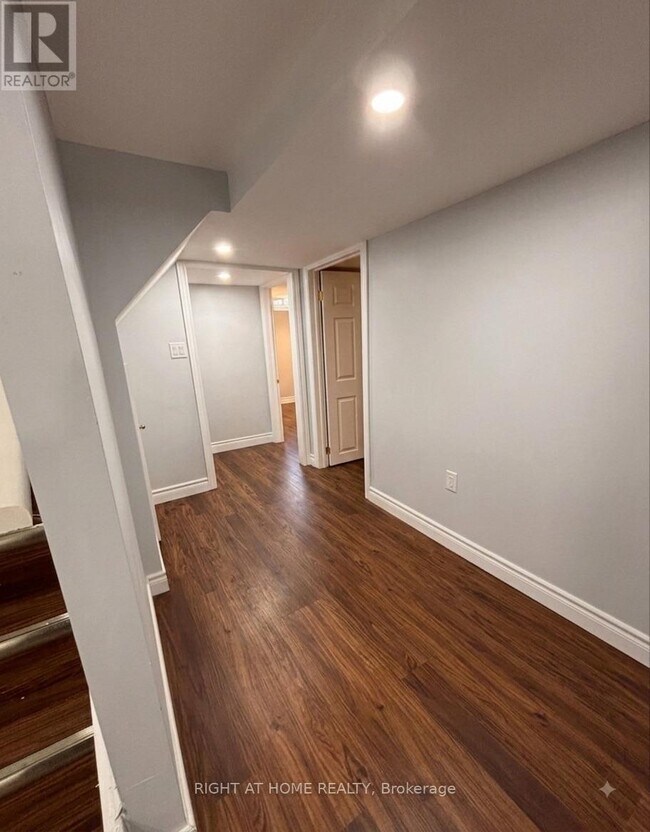 Photo du bâtiment - 530 McLevin Ave