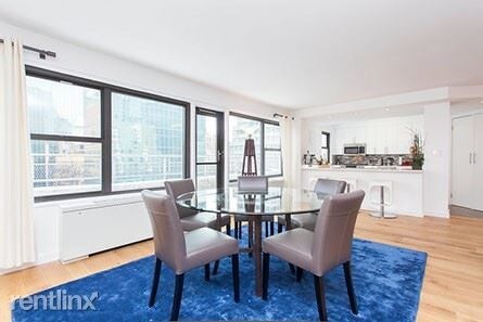 Foto principal - 279 E 44th St