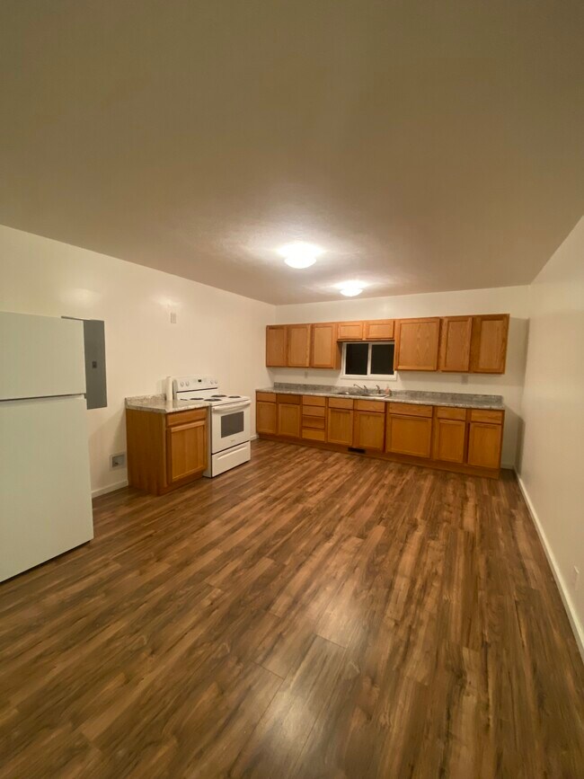 Kitchen - 802 Columbus Ave