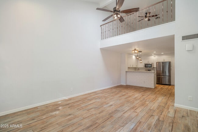 Foto del edificio - 1717 E Union Hills Dr