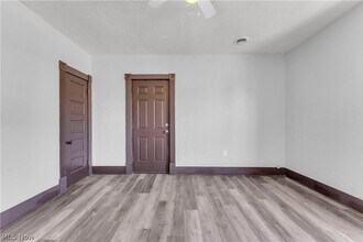 Building Photo - 812 Lovett Pl