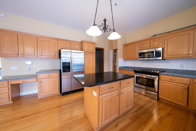 Foto del edificio - 17325 Candlewood Pkwy