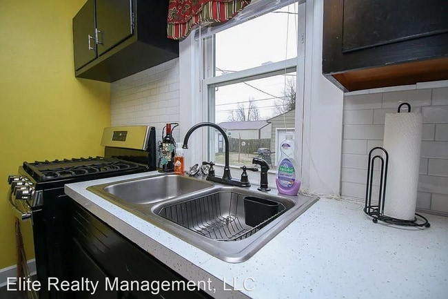 Building Photo - 2 br, 1 bath House - 530 East 27th Street