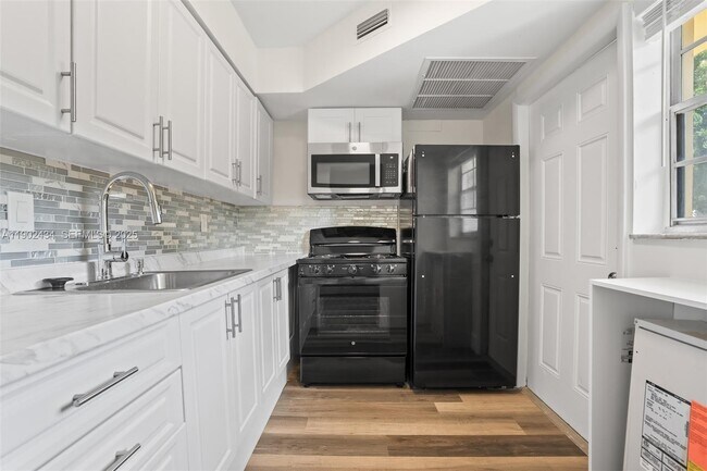 Foto del edificio - 2820 NE 201st Terrace