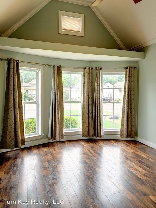 Building Photo - 3 br, 2 bath House - 208 Creekstone Trail