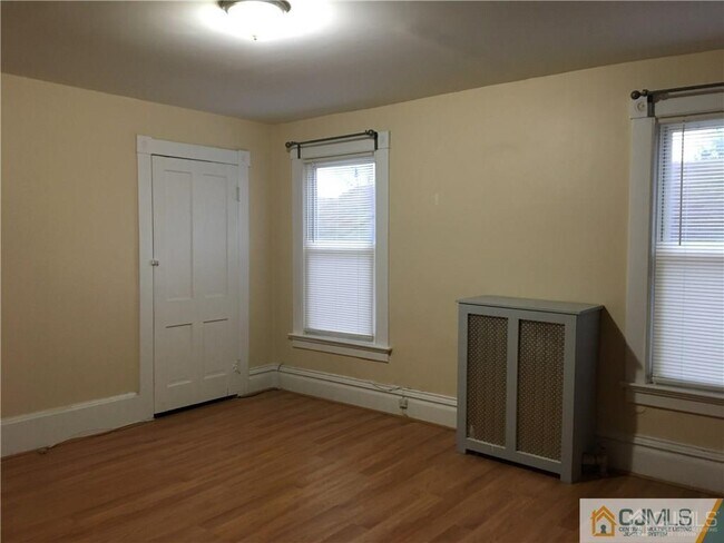 Building Photo - 205 Cedar Ave