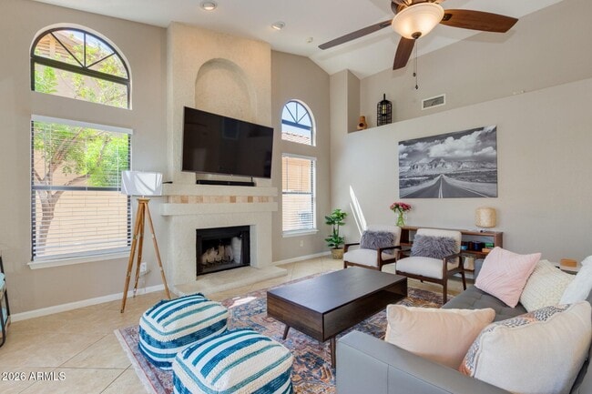 Foto del edificio - 1585 W Honeysuckle Ln
