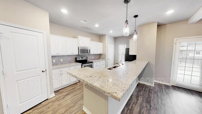 Building Photo - 316 Sageway Ct