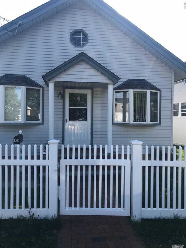 Primary Photo - 120 Division Ave