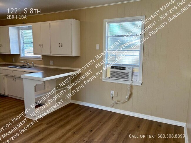 Foto del edificio - 1221 S 8th-