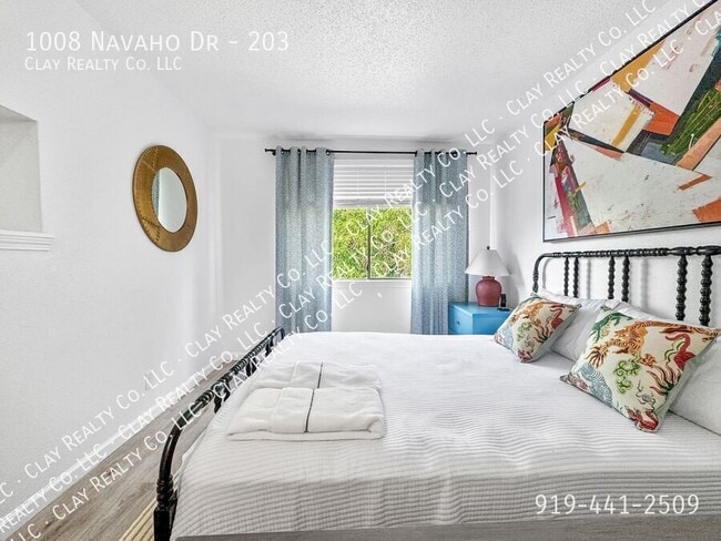 Building Photo - 1008 Navaho Dr