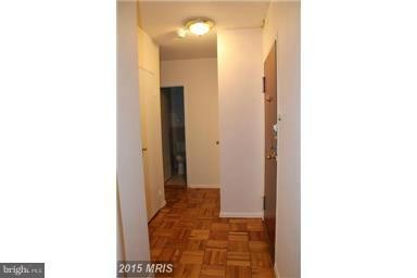 Entry Foyer - 4200 Cathedral Ave NW