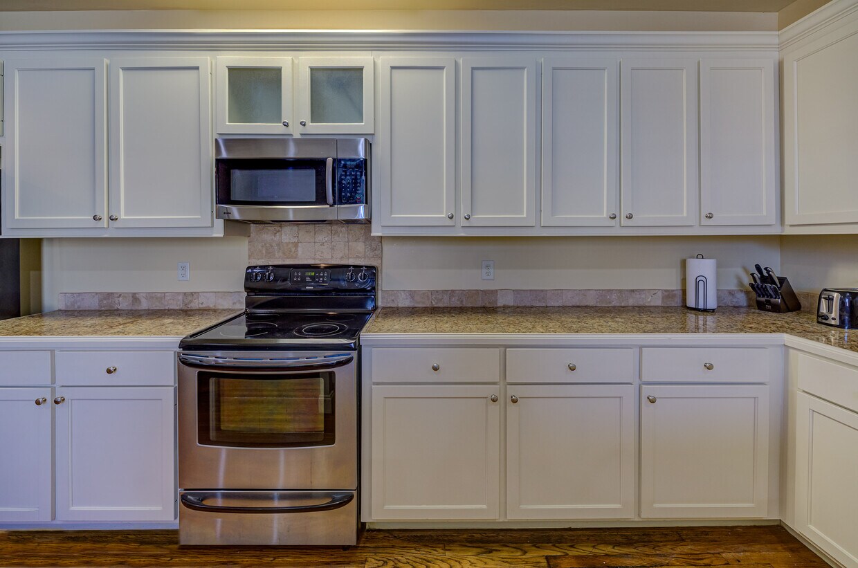 1509 Washington St, Vicksburg, MS 39180 Condo for Rent in Vicksburg