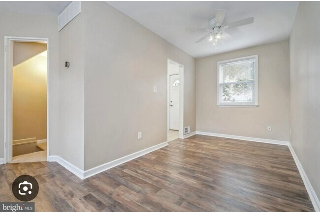 Foto del edificio - 1016 Phillip Powers Dr