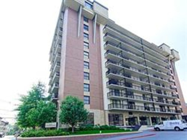 Primary Photo - 60 Longwood Ave
