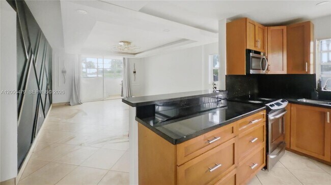 Building Photo - 16450 Miami Dr
