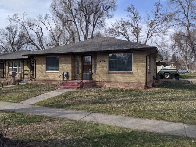 Foto del edificio - 400 Longs Peak Ave