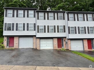 Building Photo - 627 Rockwood Dr