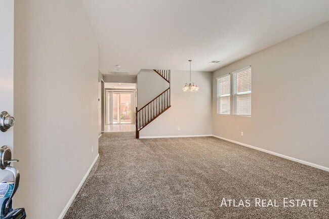 Foto del edificio - 6645 Evening Grosbeak Pl