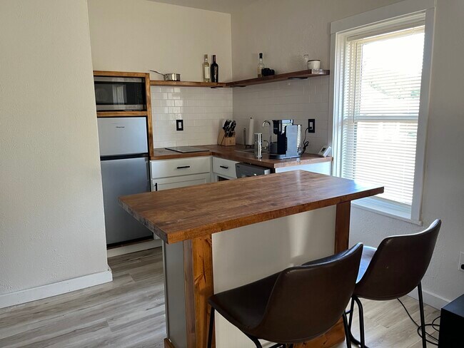 Foto del edificio - 2102 Pleasant St