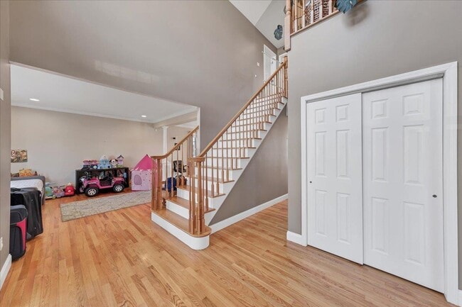 Building Photo - 1034 Rolling Ridge