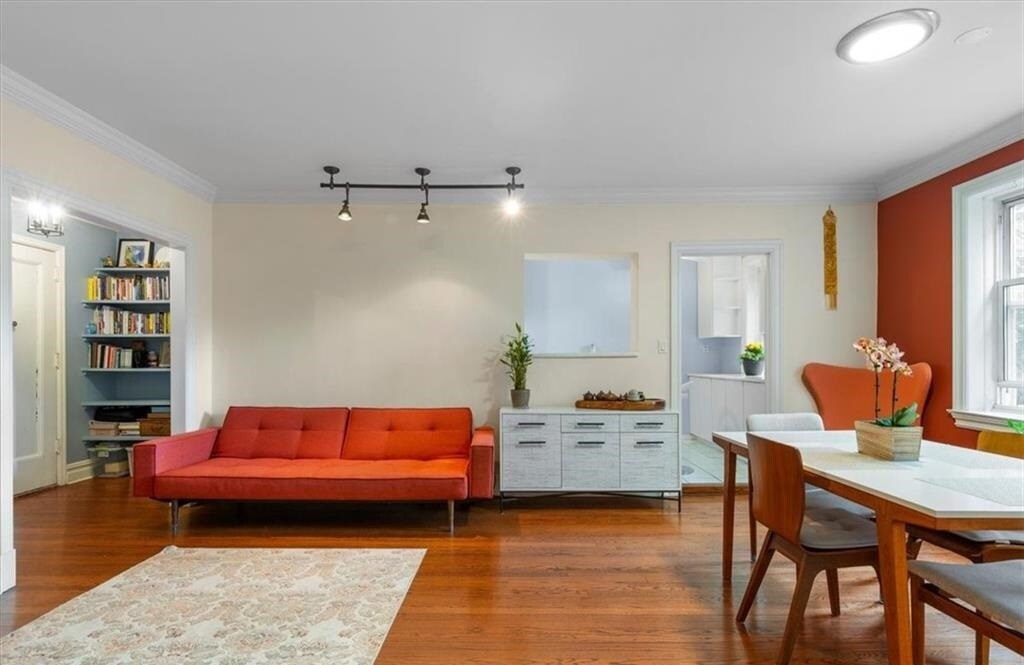 Building Photo - 294 Bronxville Rd