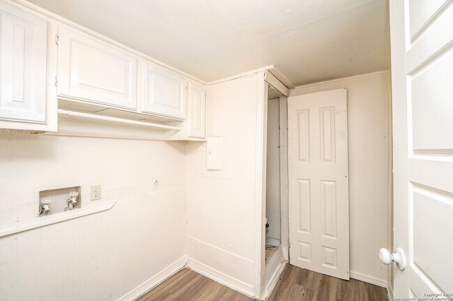 Foto del edificio - 6950 Lark Haven Ln