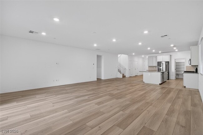 Foto del edificio - 238 Polaris Ridge Ave