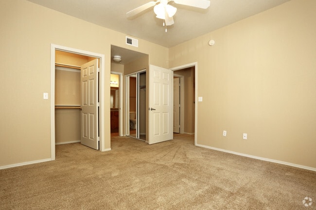 1BR, 1BA - 676 SF - The Lodge Apartments