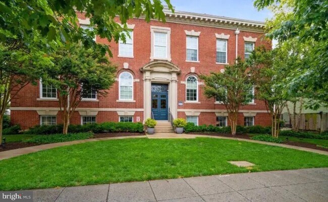 Building Photo - 2035 2nd St NW