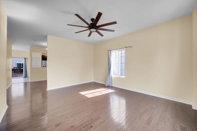 Foto del edificio - 1476 Manning Ave